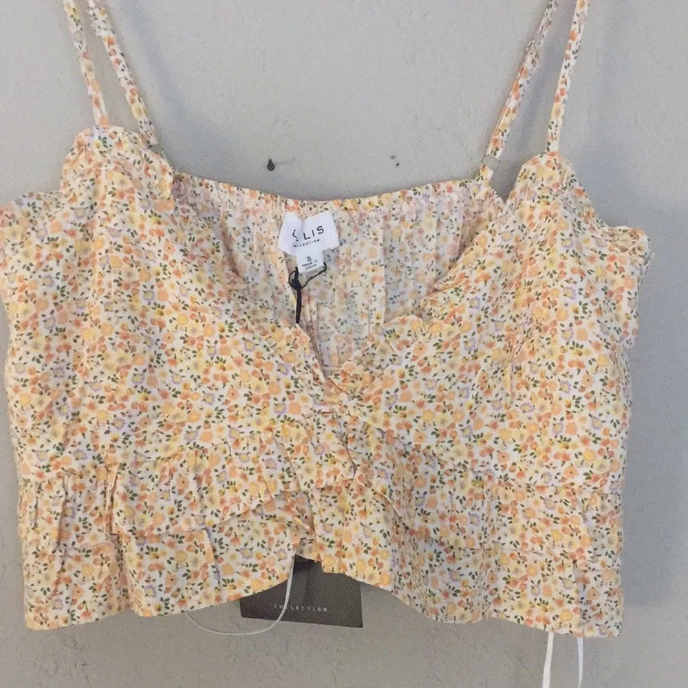 LE LIS Spaghetti Strap Flower Ruffle V Top - Picture 2 of 5